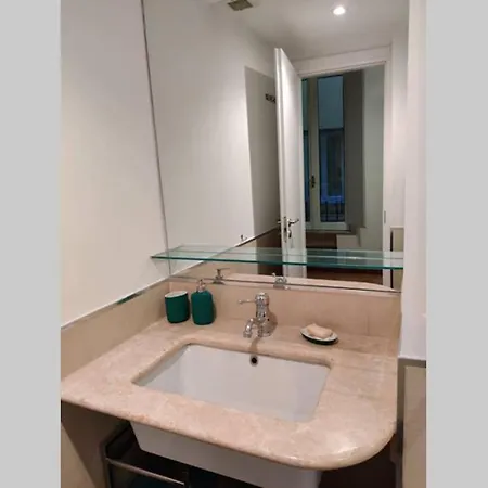 Lanza Tomasi - Centre *