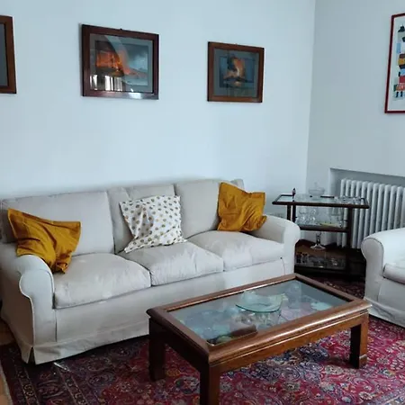 Lanza Tomasi - Centre アパート